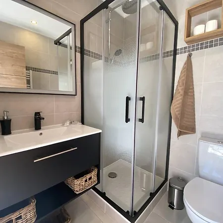 T2 Mezzanine Au Lavandou, Proche Plage, Climatise - Fr-1-816-8 * Le Lavandou